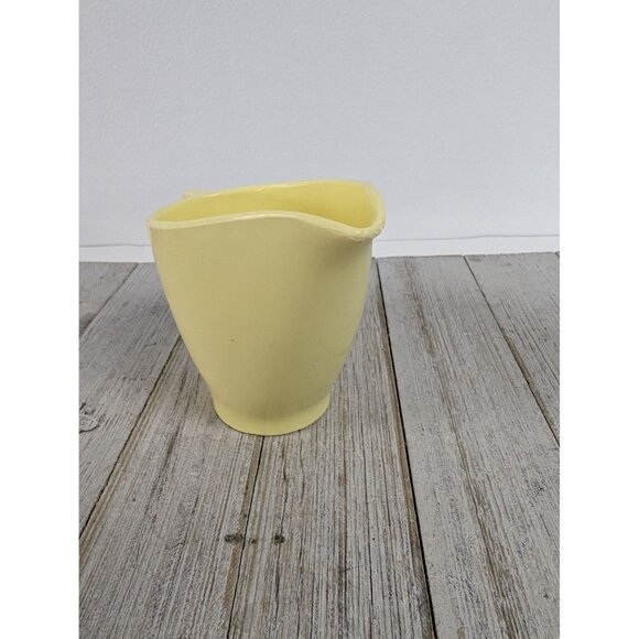Vintage Spaulding Ware Chicago Melamine Melmac Yellow Creamer - Picture 2 of 7